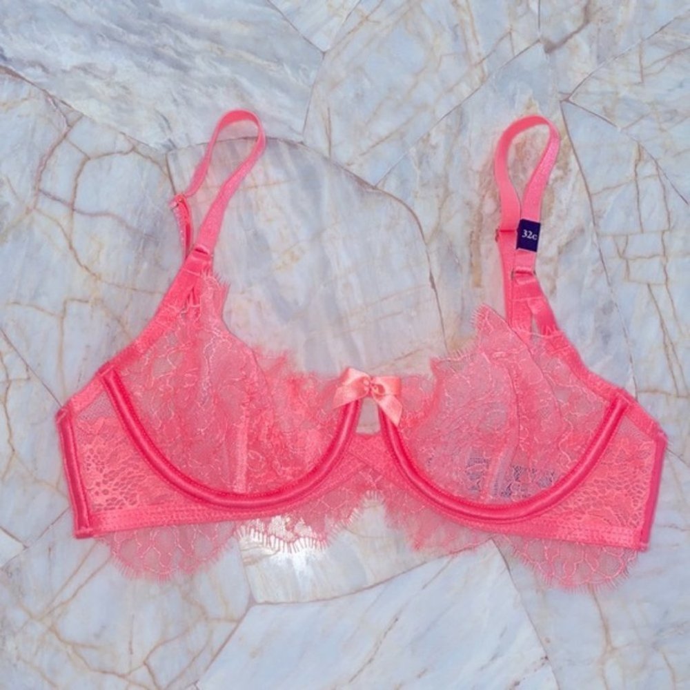 32C Victoria's Secret‎ Very Sexy Orange Lace Bra